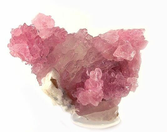 Pink quartz crystals from Minas Gerais, Southeast Region, Brazil . Photo by Rob Lavinsky - Creative Commons License